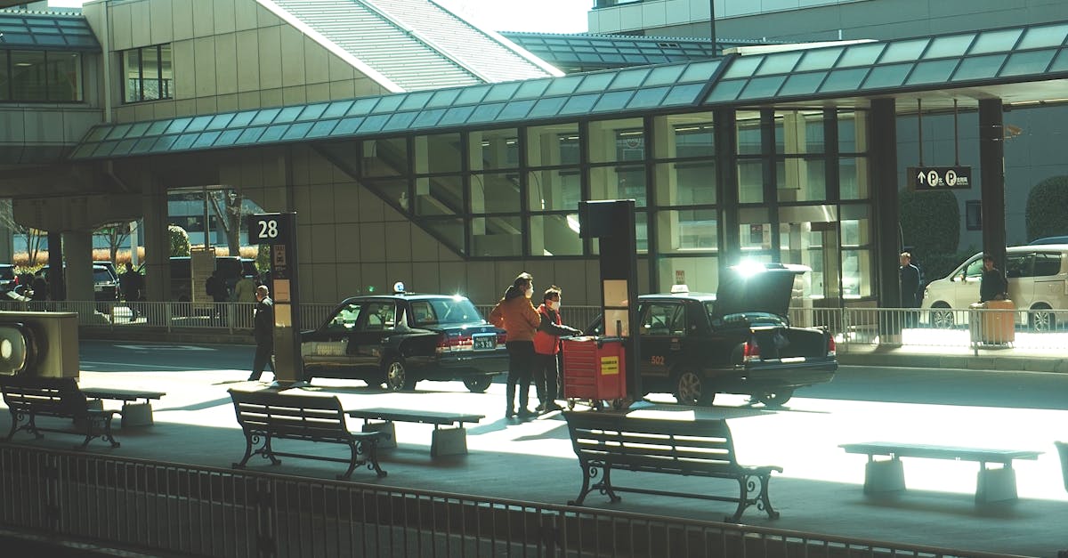 Comparing Taxi Costs to Public Transportation in Heraklion